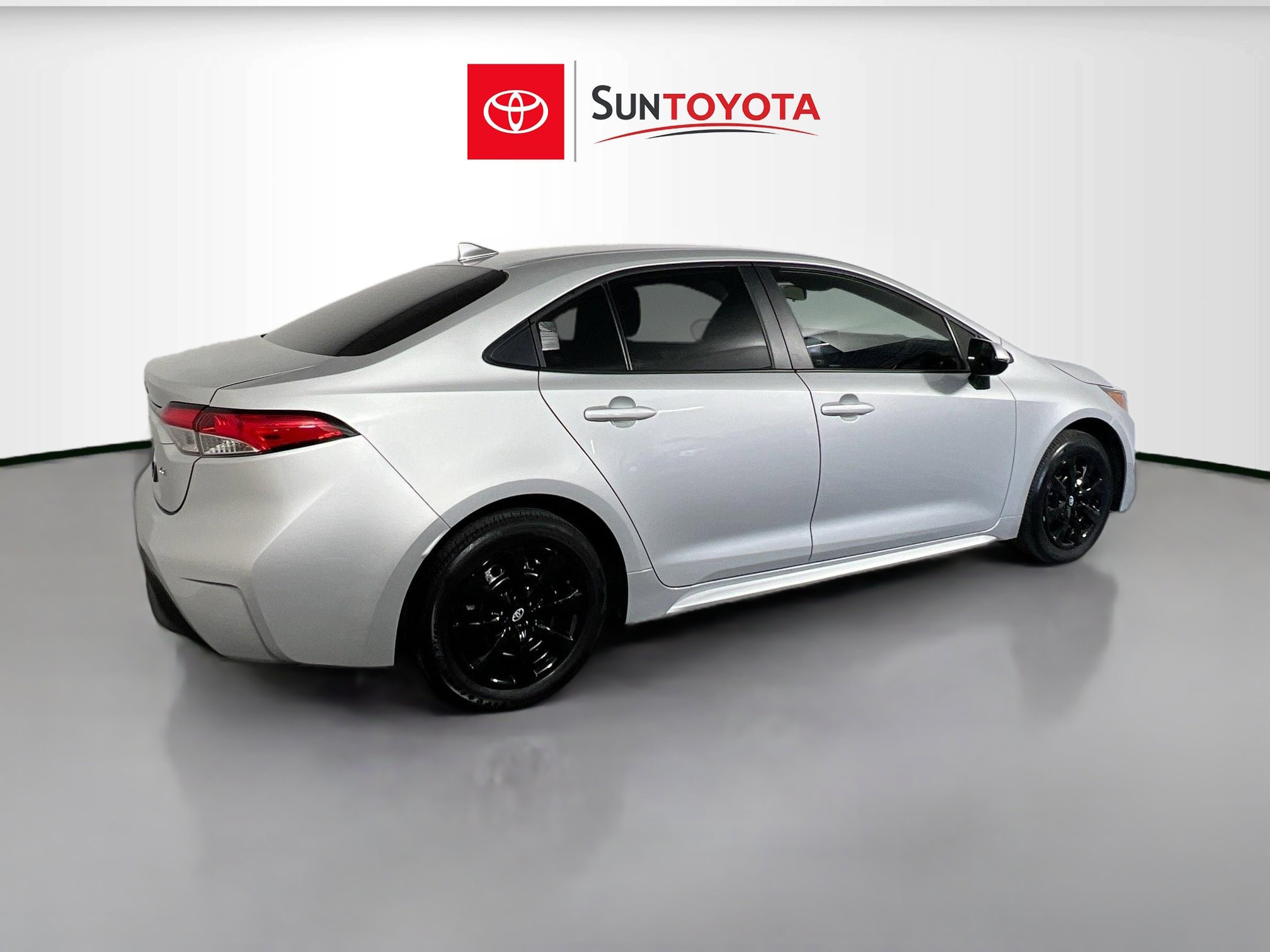 Used 2024 Toyota Corolla LE FWD image 4