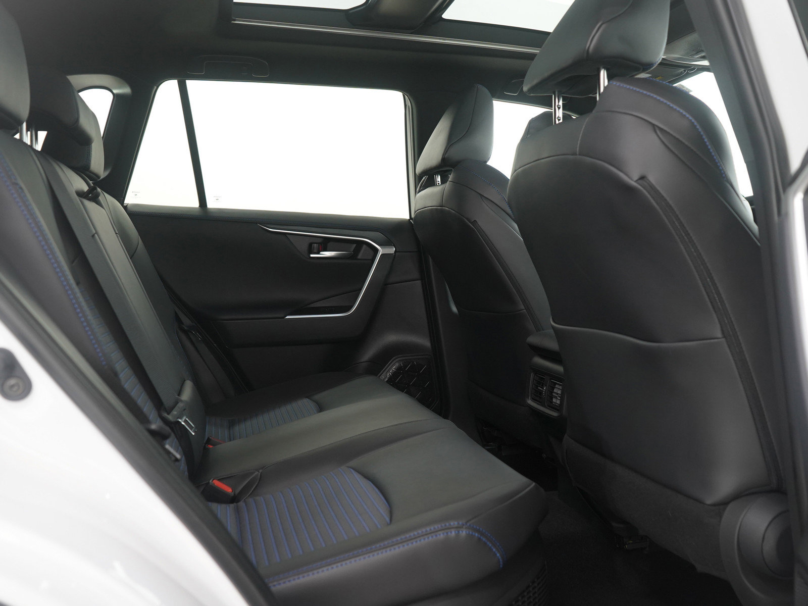 Used 2024 Toyota RAV4 XSE w/ Advanced Technology Package image 12