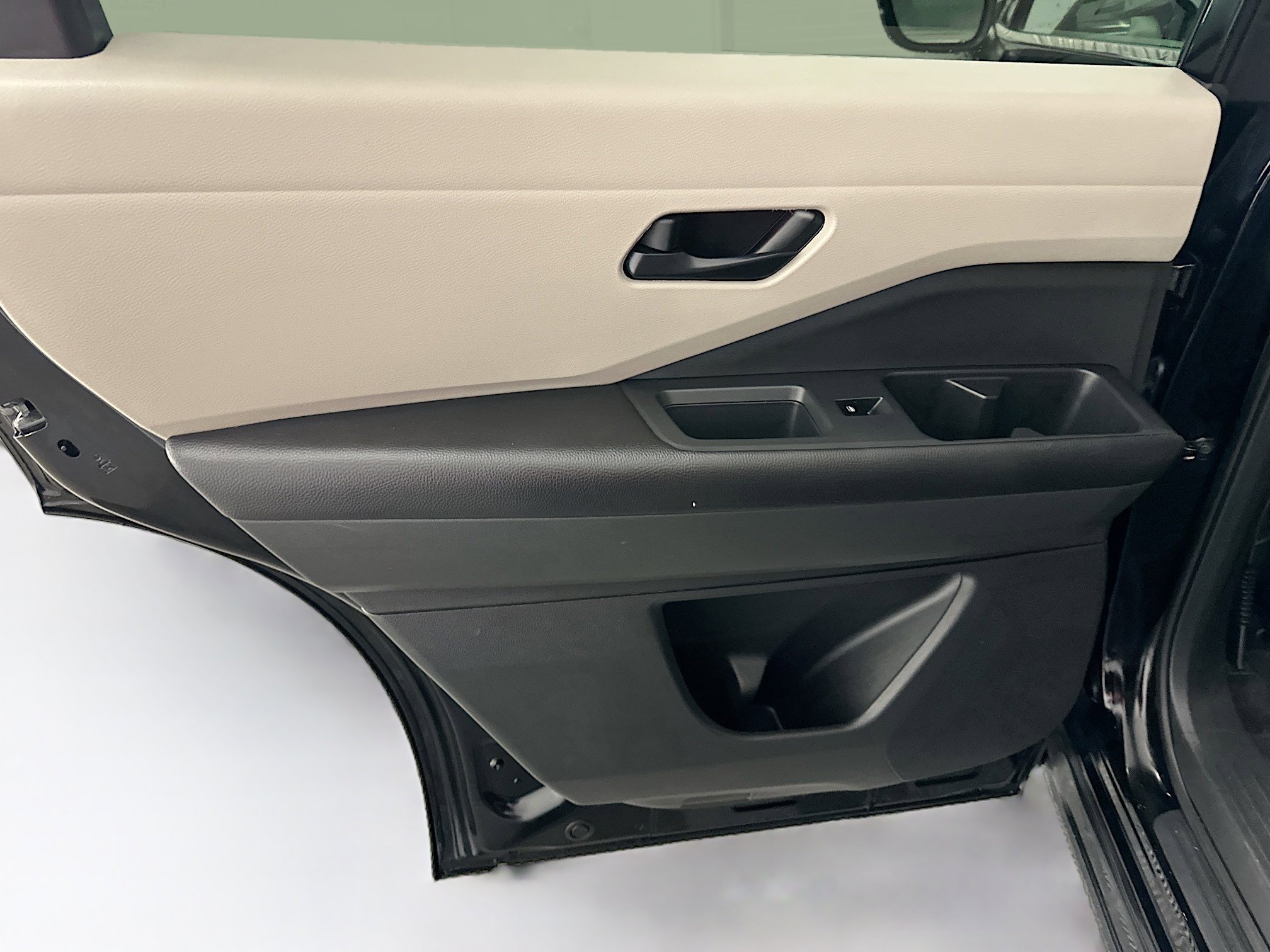 Used 2024 Nissan Pathfinder SV w/ SV Premium Package image 27