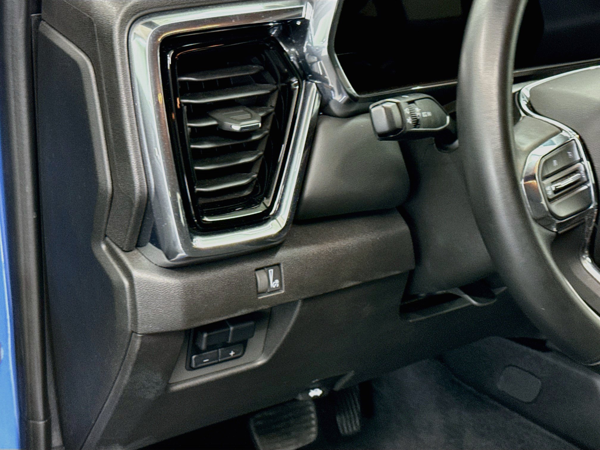 Used 2025 GMC Canyon Elevation w/ Convenience Package RWD image 17