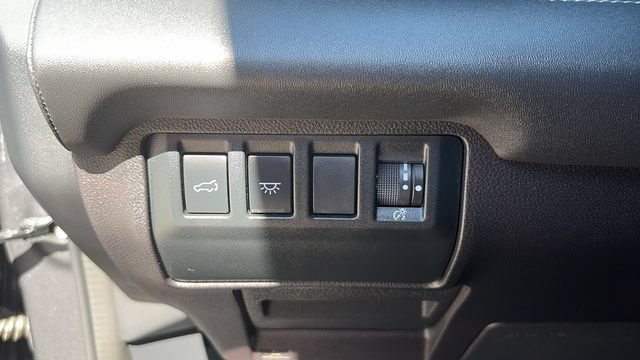 Used 2023 Subaru Ascent Limited AWD/4WD image 22