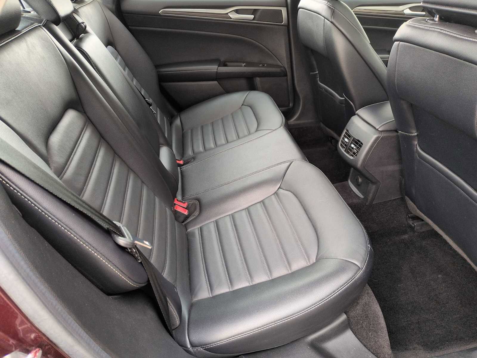 Used 2017 Ford Fusion SE image 21