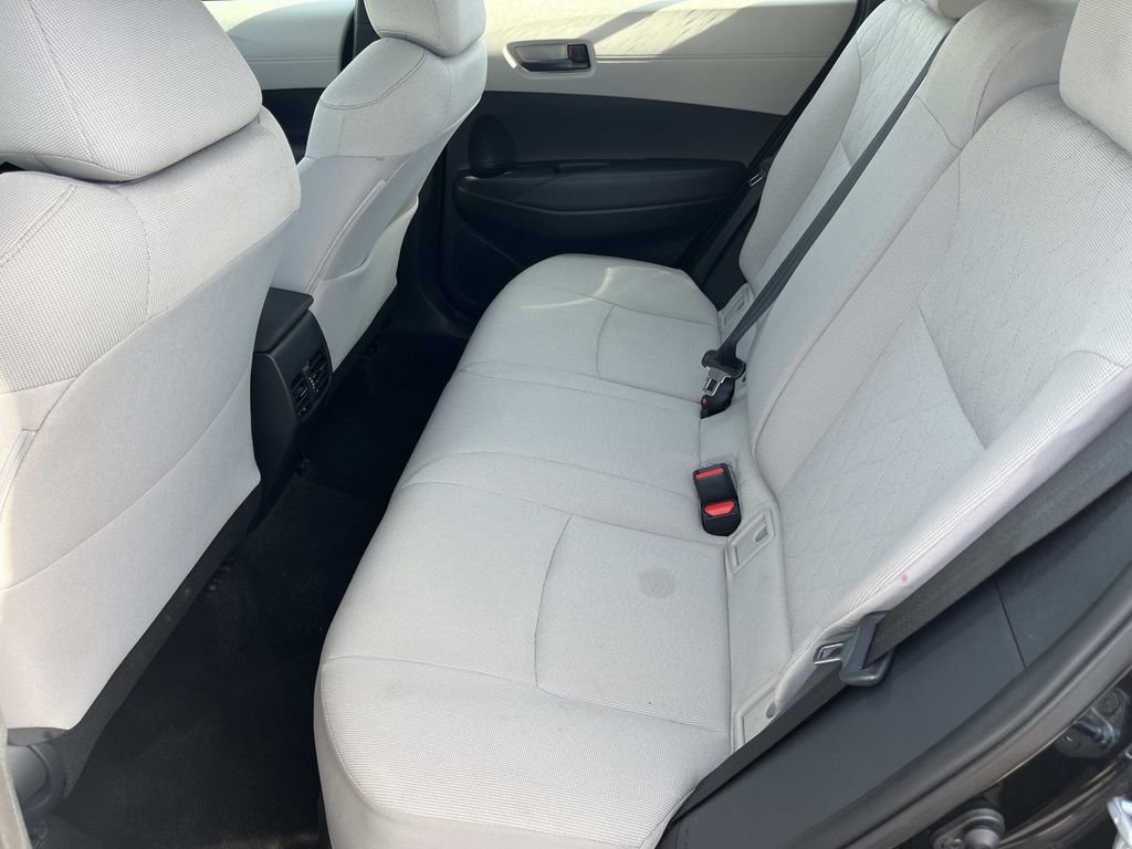 Used 2025 Toyota Corolla Cross L image 12