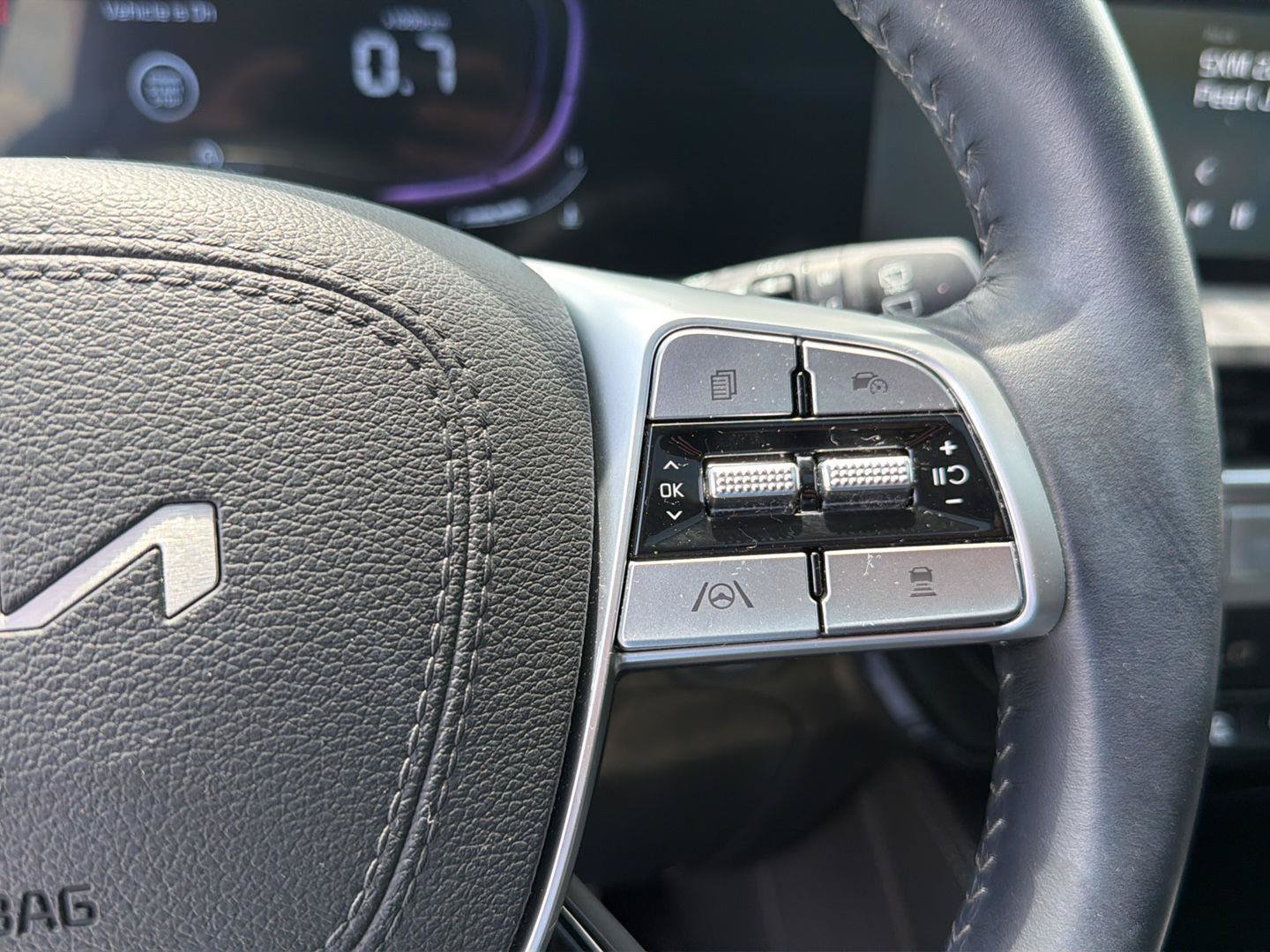 Used 2025 Kia Telluride EX FWD image 23