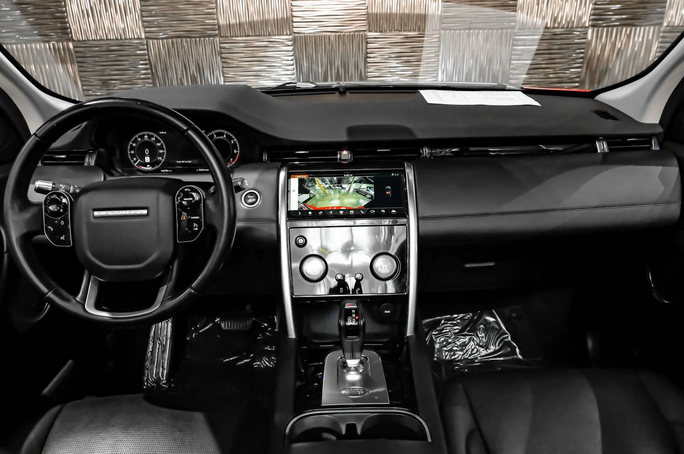 Used 2020 Land Rover Discovery Sport SE AWD/4WD image 15