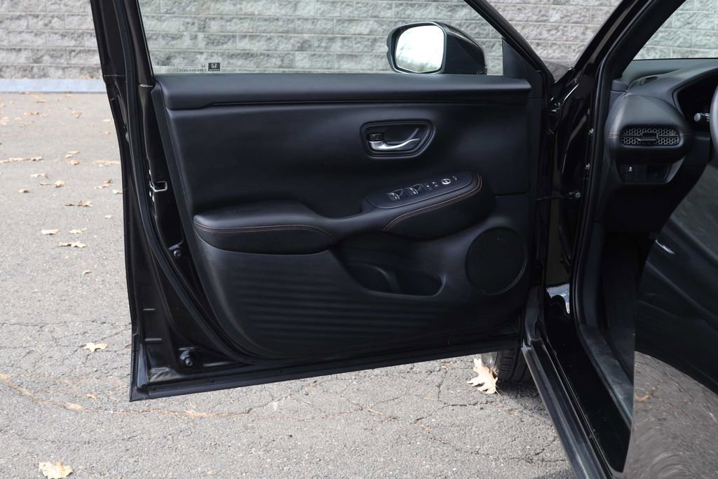 Used 2025 Honda HR-V Sport image 22