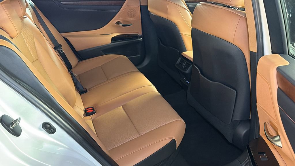 Certified 2022 Lexus ES 300h 300h w/ Premium Package image 13