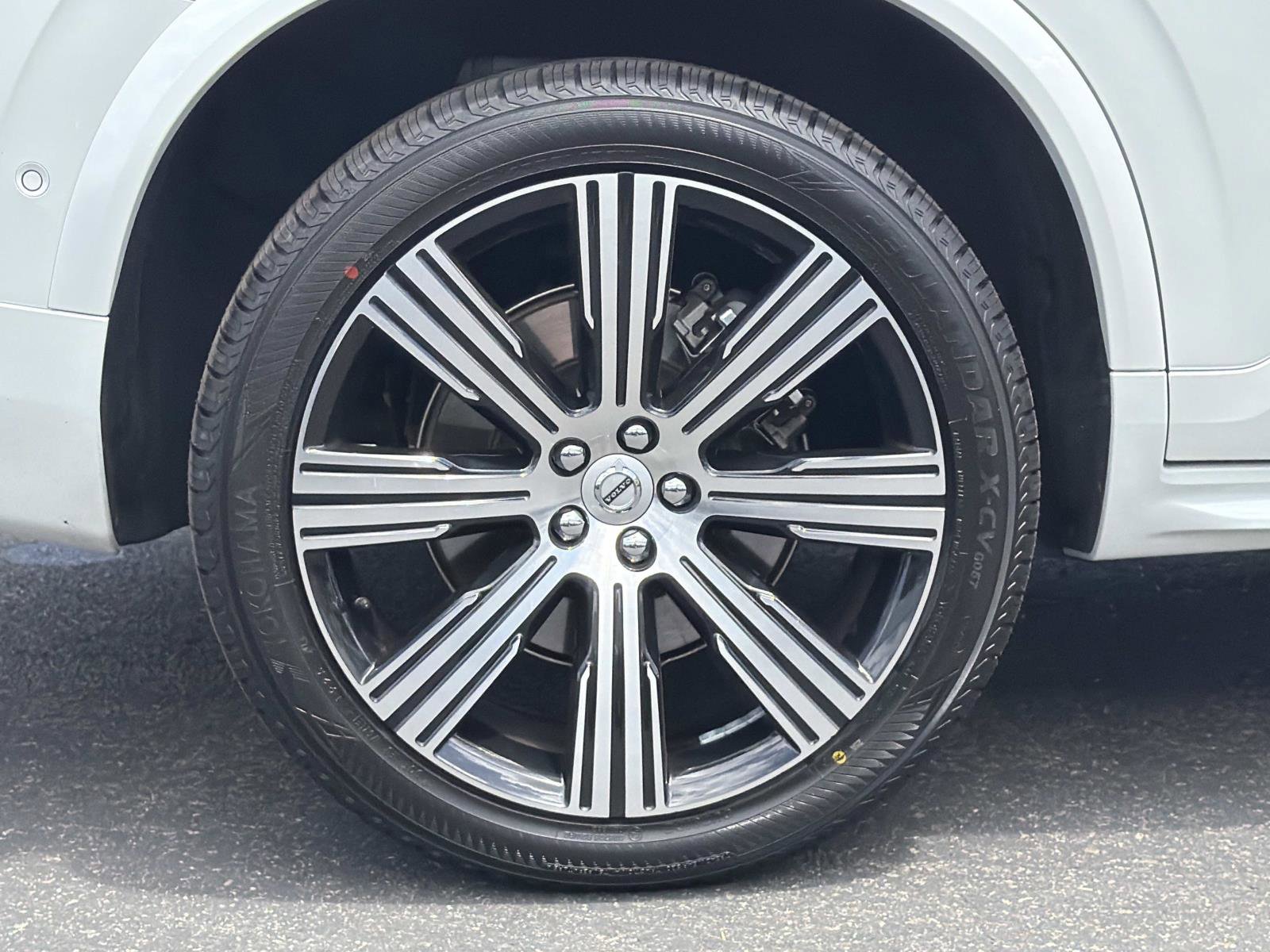 Certified 2023 Volvo XC90 B6 Ultimate w/ Protection Package Premier AWD/4WD image 28