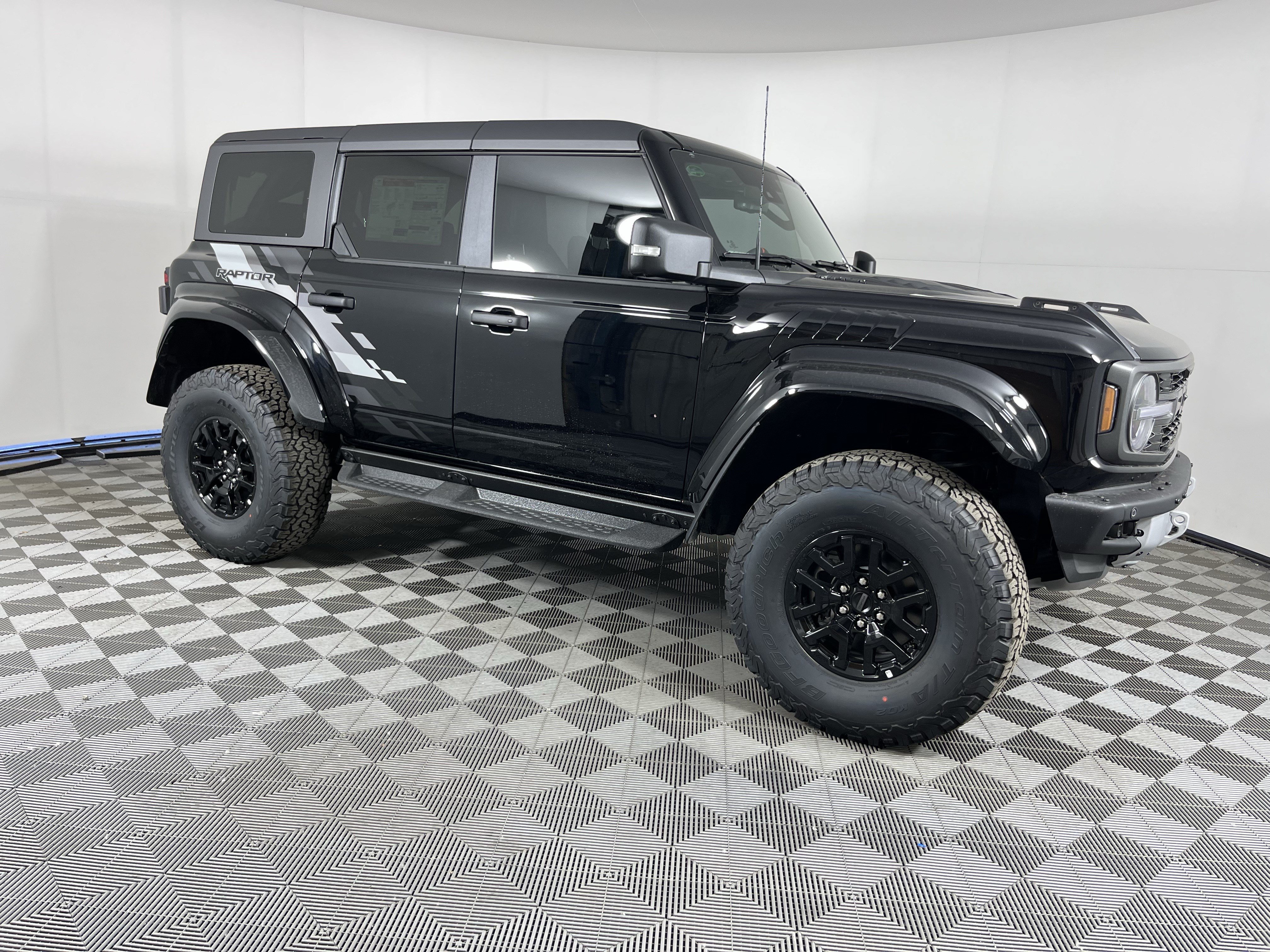 New 2026 Ford Bronco Raptor w/ Interior Carbon Fiber Pack AWD/4WD image 6