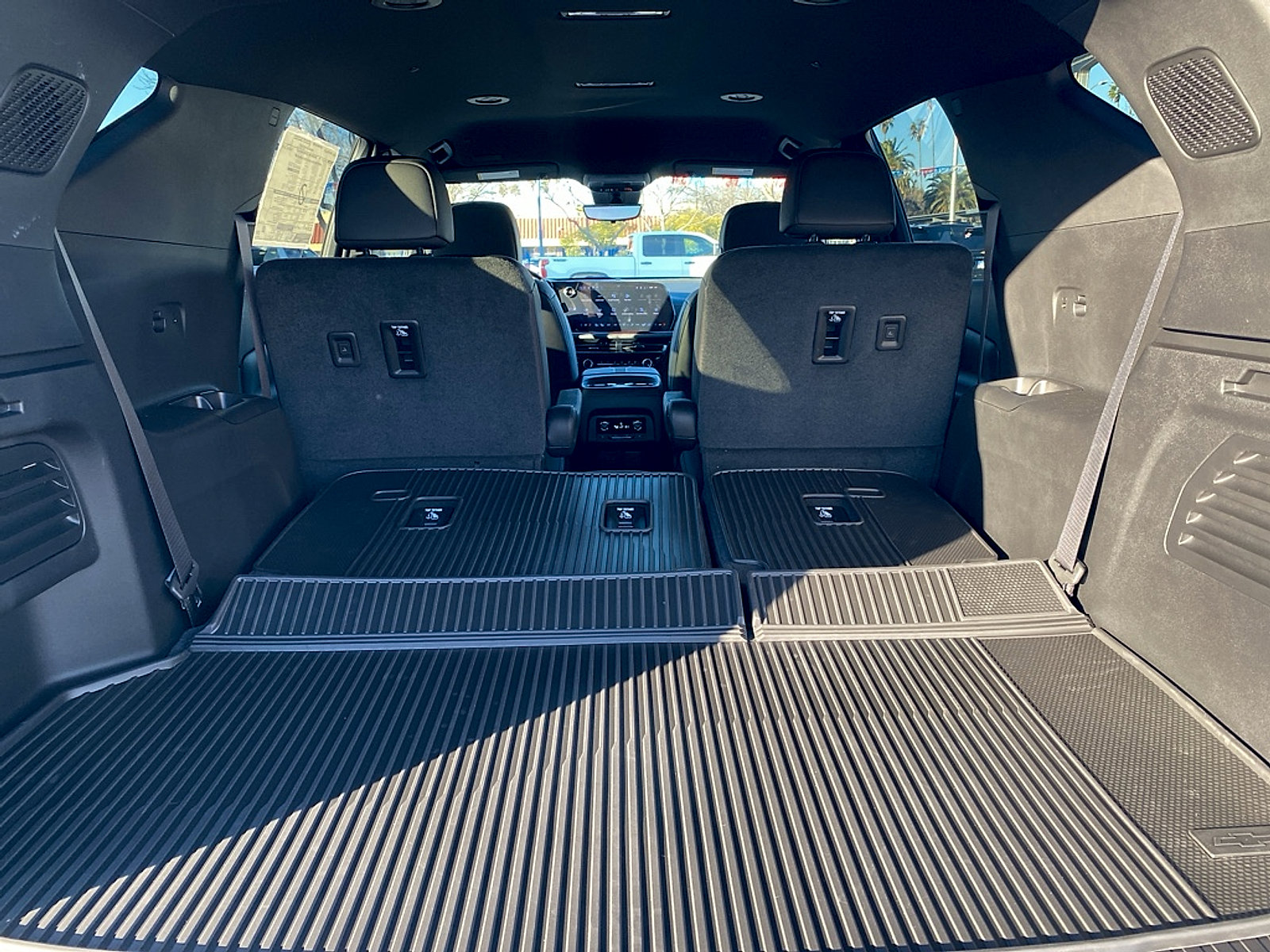 New 2026 Chevrolet Traverse RS w/ LPO, Floor Liner Package FWD image 16