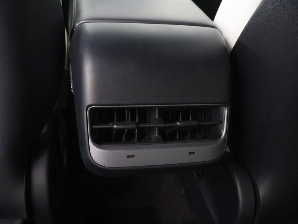 Used 2023 Tesla Model Y Long Range AWD/4WD image 47