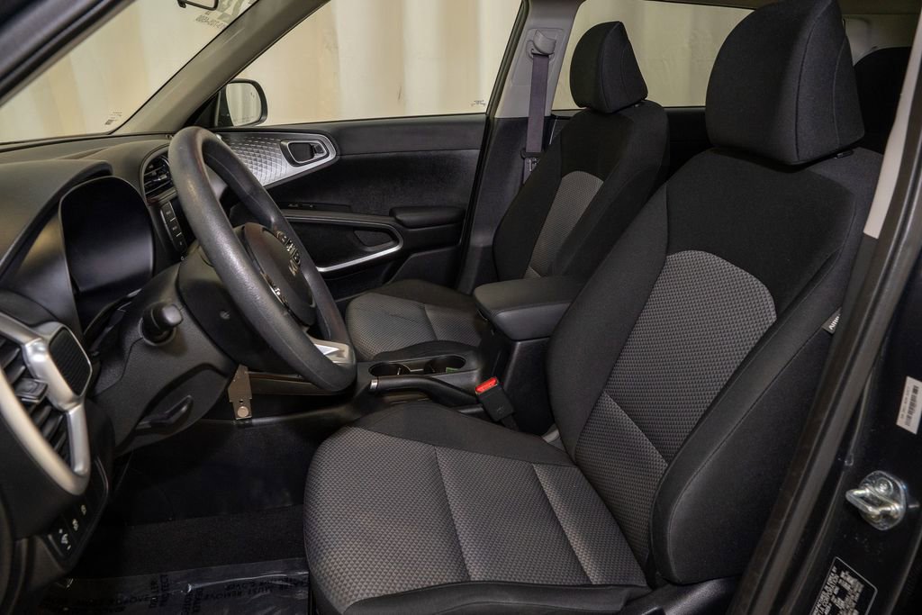 Used 2024 Kia Soul LX w/ Option Group 015 image 9