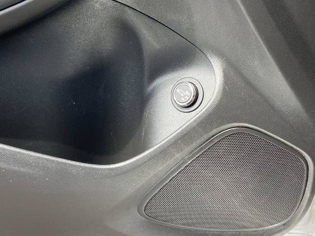 Used 2022 Buick Encore GX Select w/ Sport Touring Package FWD image 19