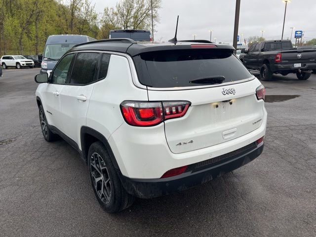 Used 2024 Jeep Compass Limited AWD/4WD image 4