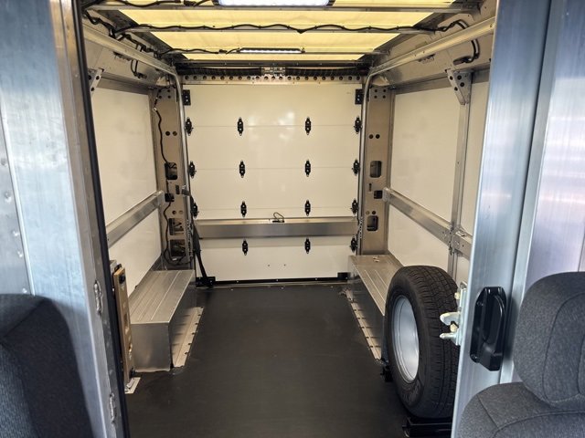 New 2025 Chevrolet Brightdrop 400 image 14