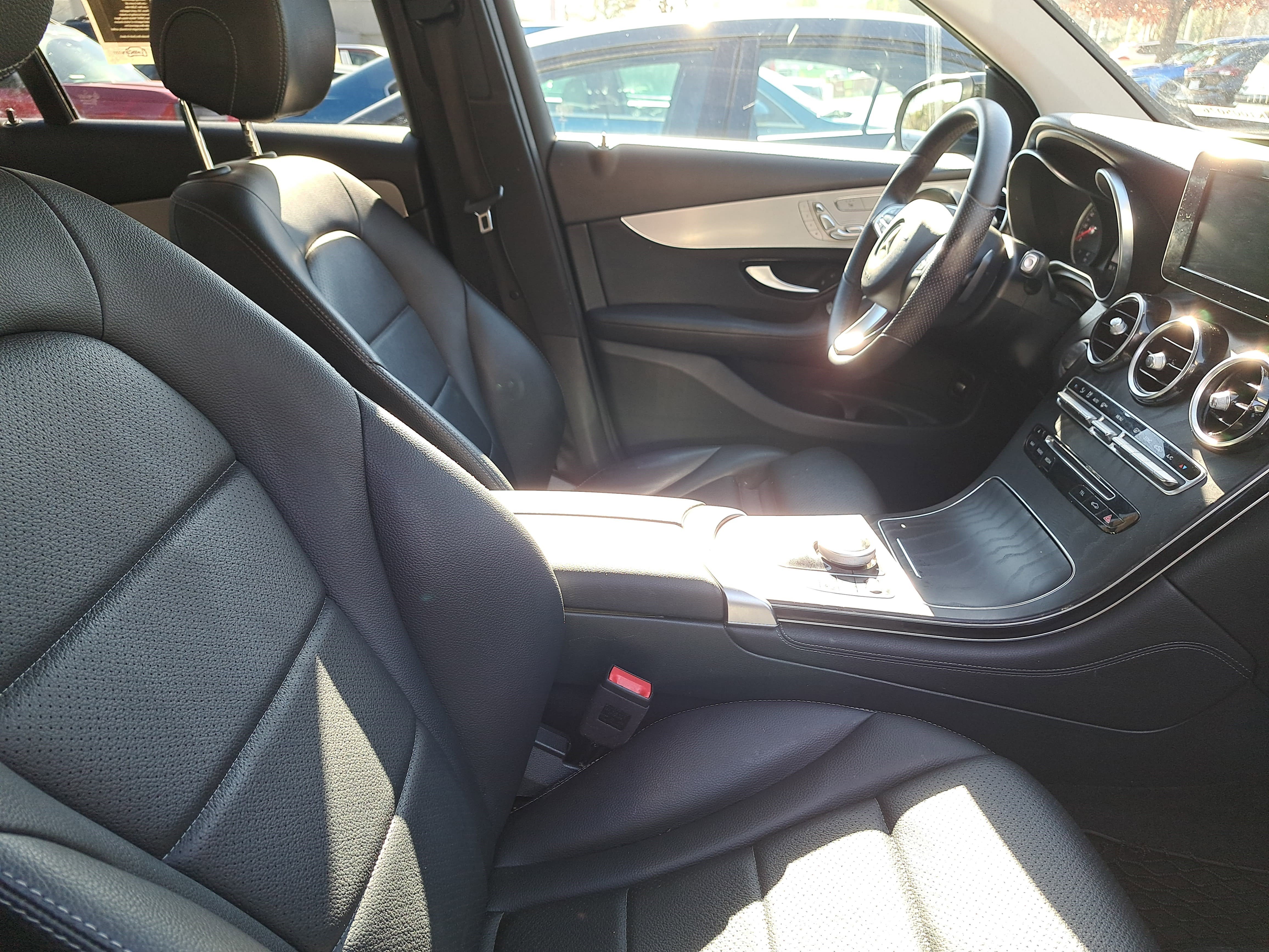 Used 2019 Mercedes-Benz GLC 300 image 10