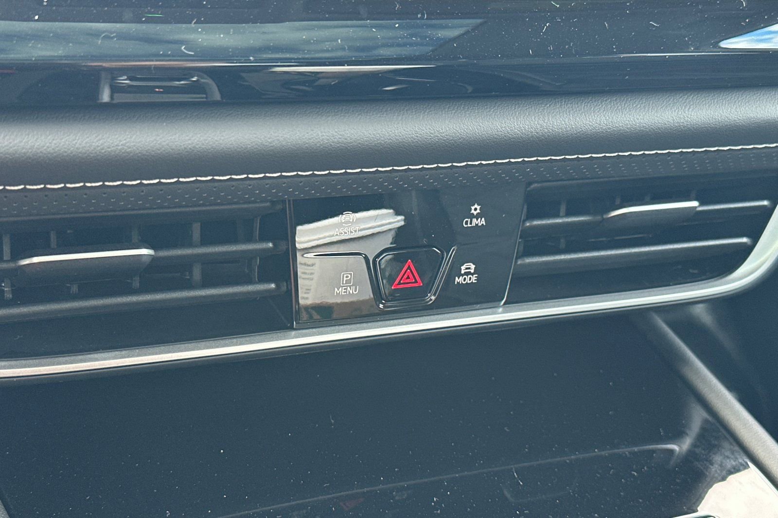 New 2026 Volkswagen Atlas SE image 19