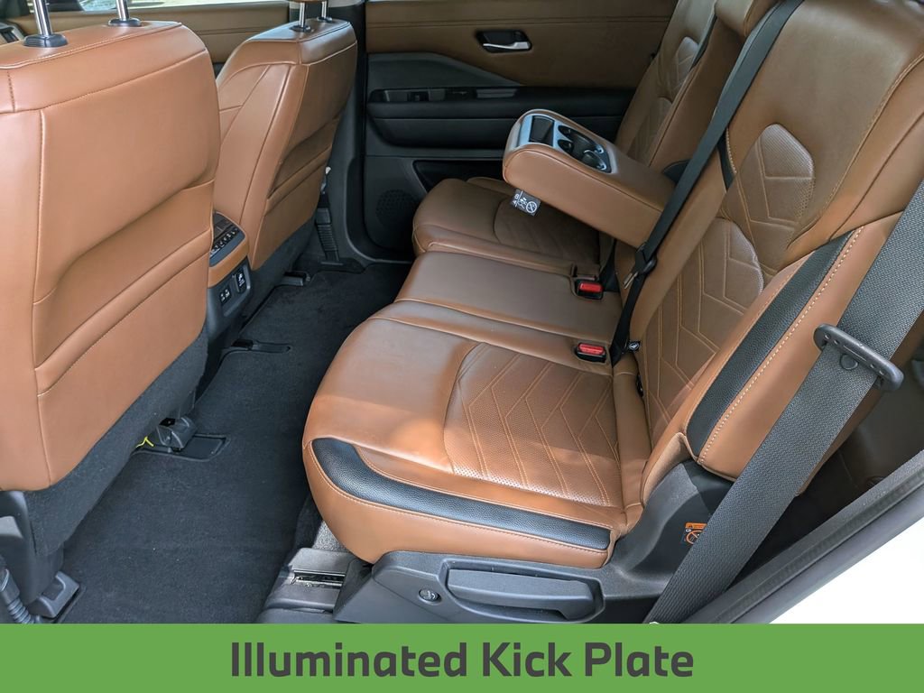 Used 2022 Nissan Pathfinder Platinum w/ Lighting Package (N93) FWD image 25