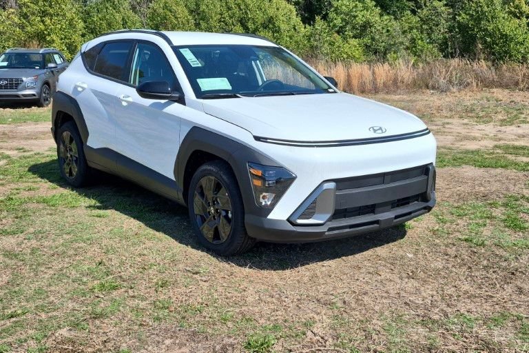 New 2027 Hyundai Kona SEL Sport FWD image 3