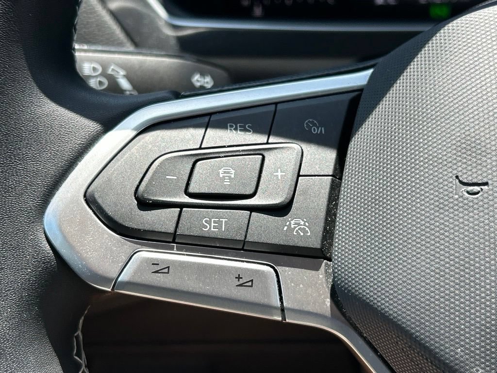 Certified 2023 Volkswagen Tiguan SE FWD image 26
