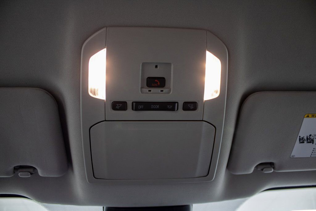 Used 2024 Toyota Highlander LE image 13