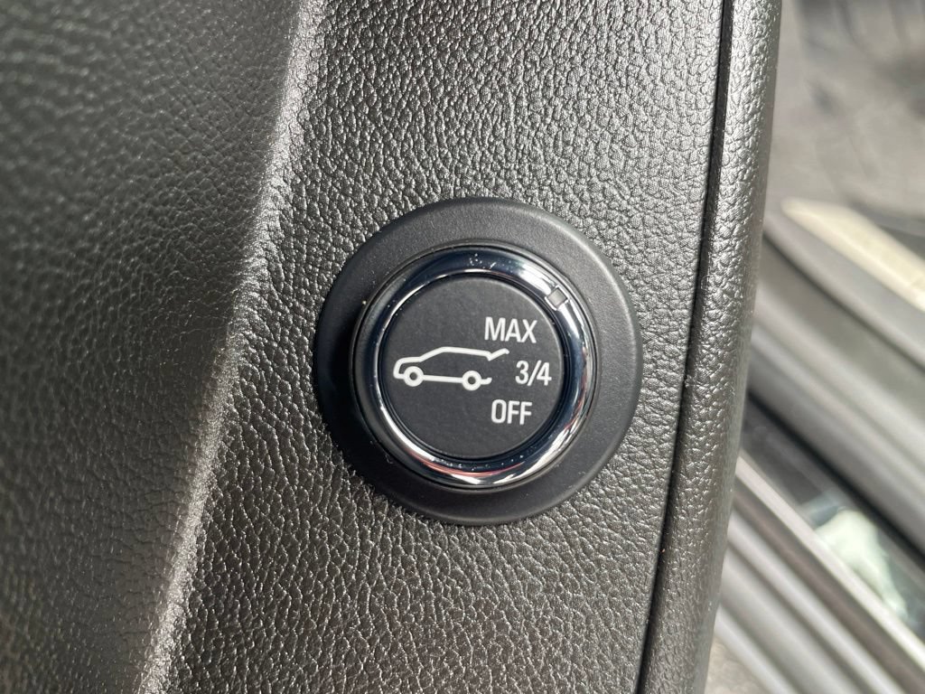 Used 2023 Chevrolet Traverse LT w/ LPO, Floor Liner Package AWD/4WD image 30