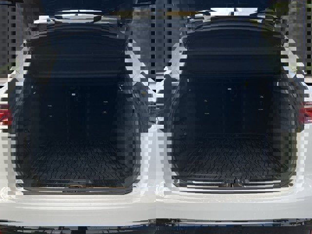 Certified 2025 Jaguar F-PACE R-Dynamic S image 18