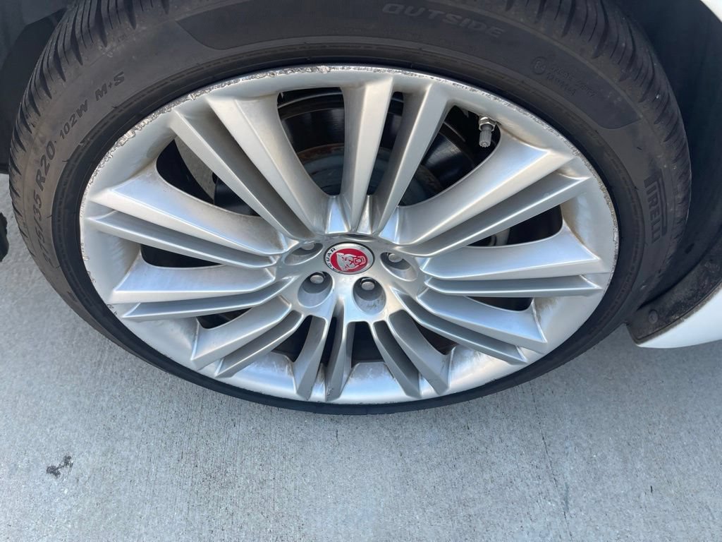 Used 2015 Jaguar XJ L Portfolio RWD image 8
