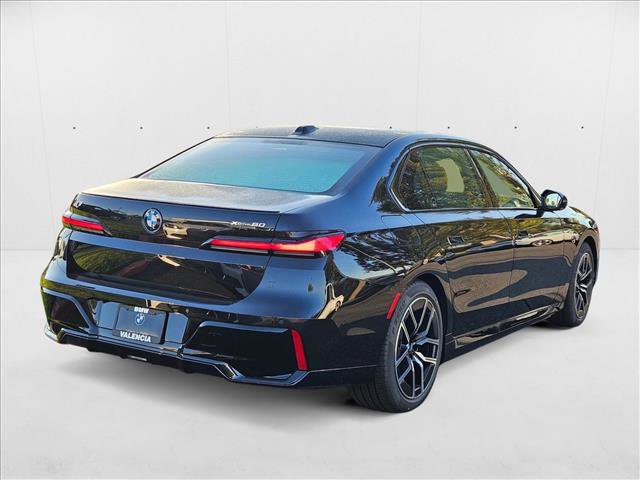 New 2025 BMW i7 xDrive60 w/ Premium Package AWD/4WD image 2