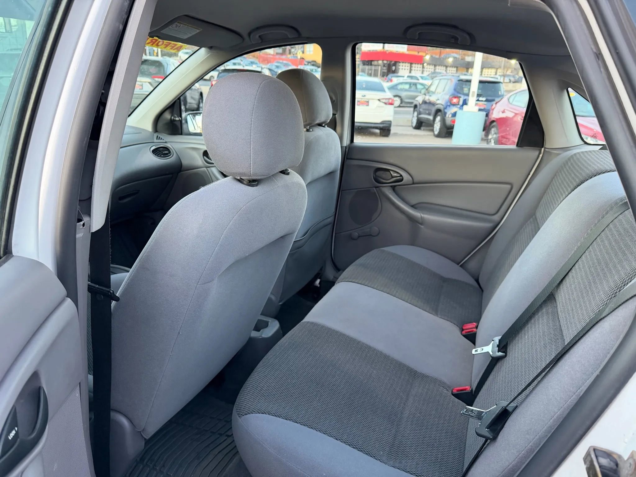 Used 2004 Ford Focus LX image 30