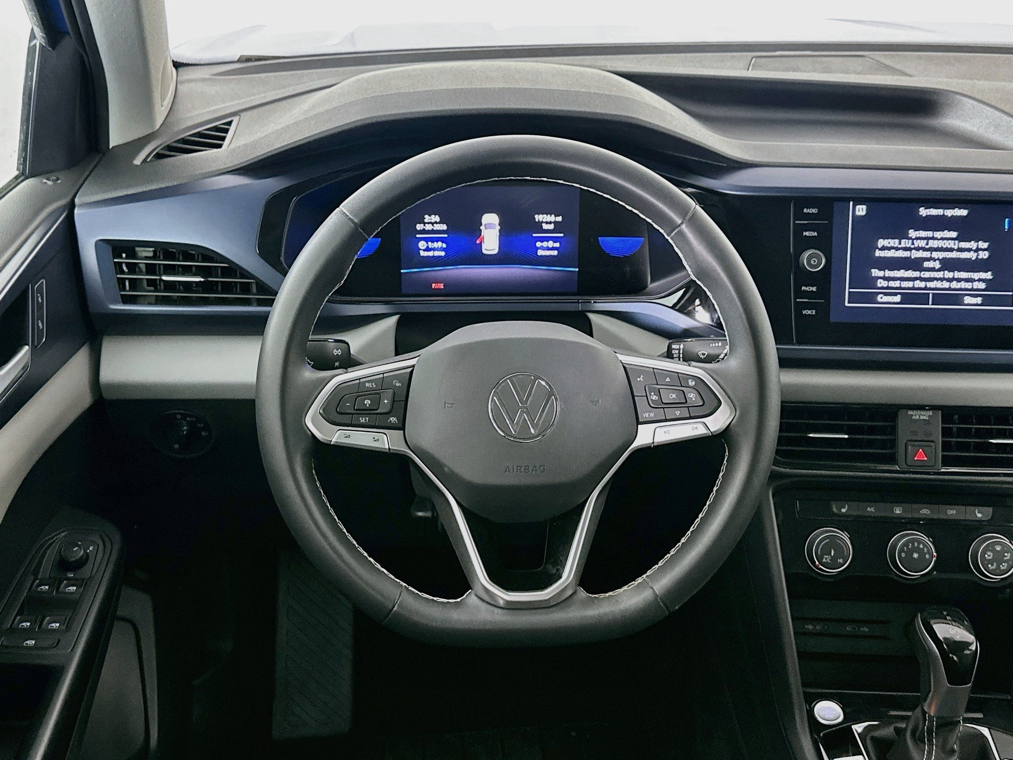 Used 2023 Volkswagen Taos SE w/ Black Wheel Package FWD image 17