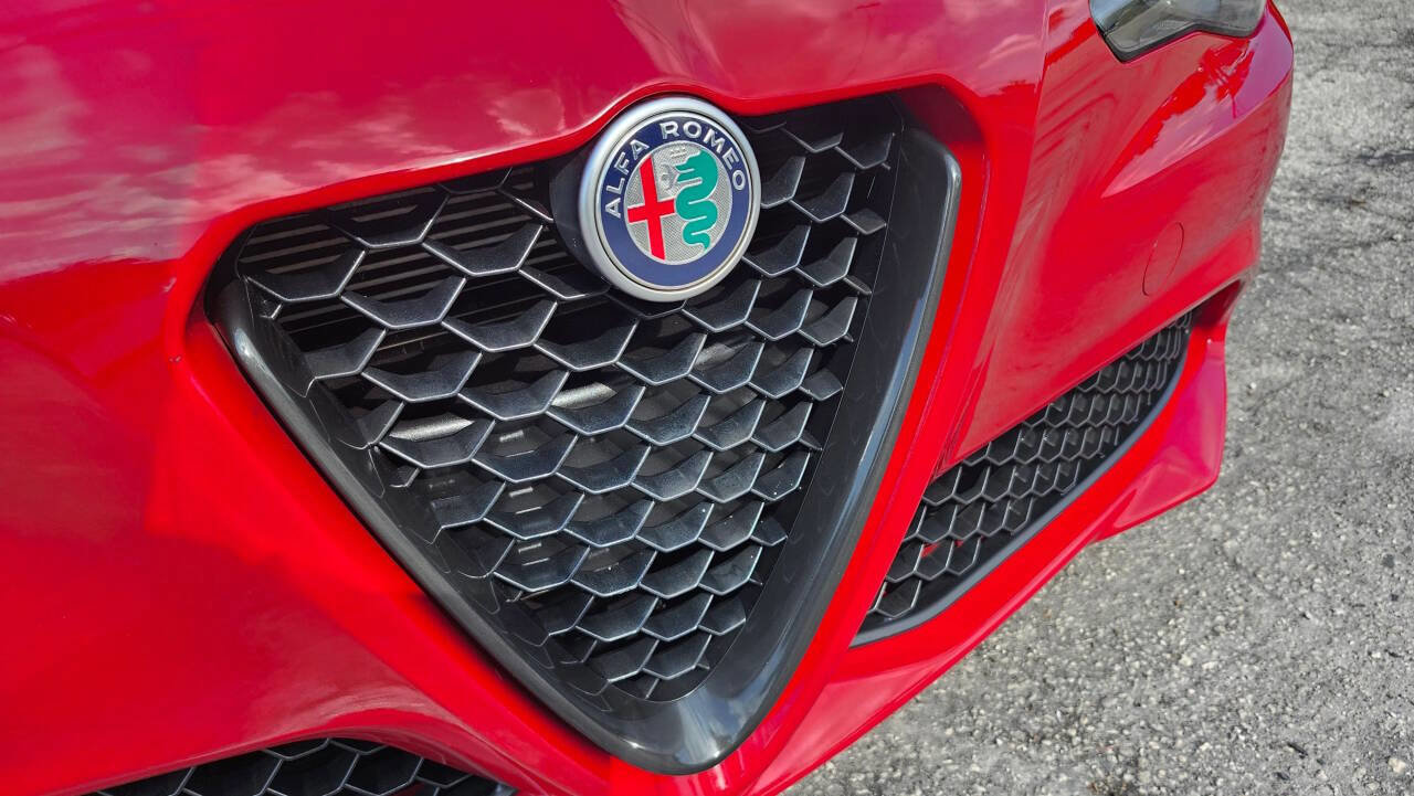 Used 2019 Alfa Romeo Giulia w/ Nero Edizione RWD image 5