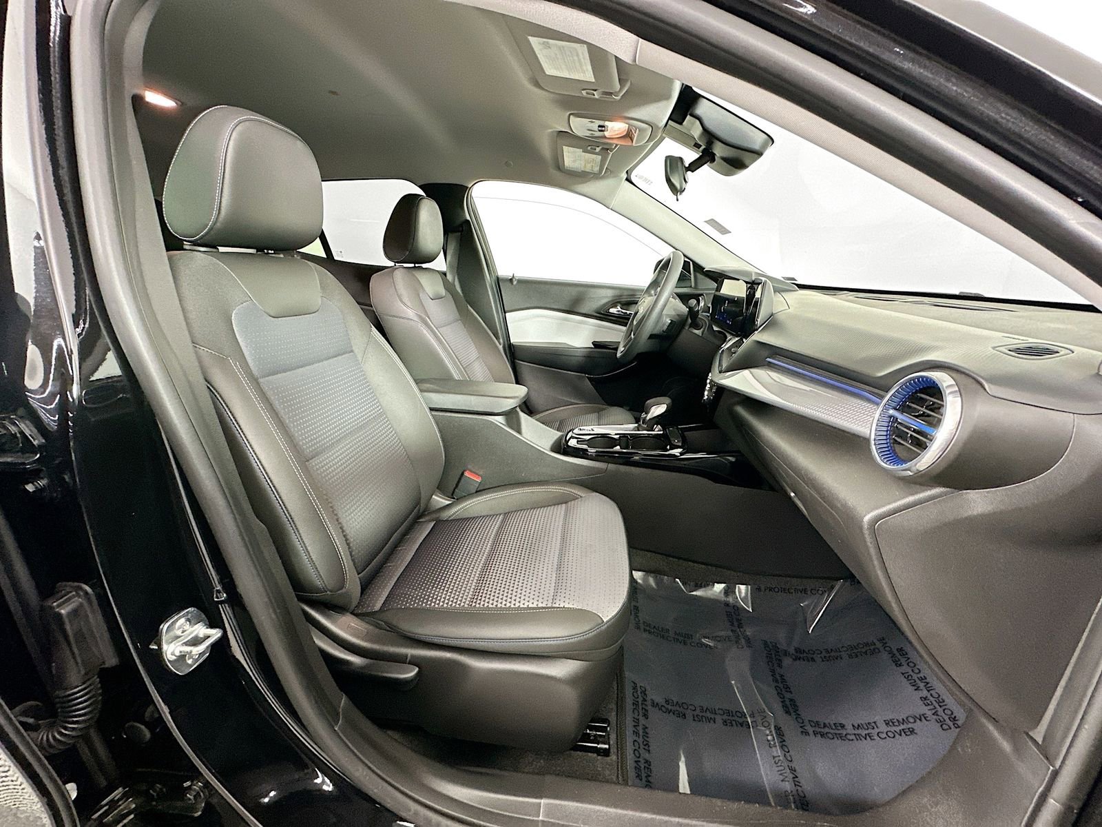 Used 2025 Chevrolet Trax LT image 26