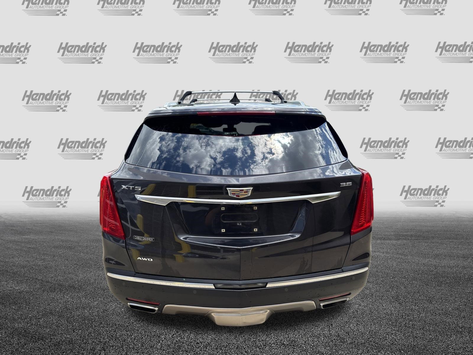 Used 2017 Cadillac XT5 Platinum w/ Driver Assist Package AWD/4WD image 9