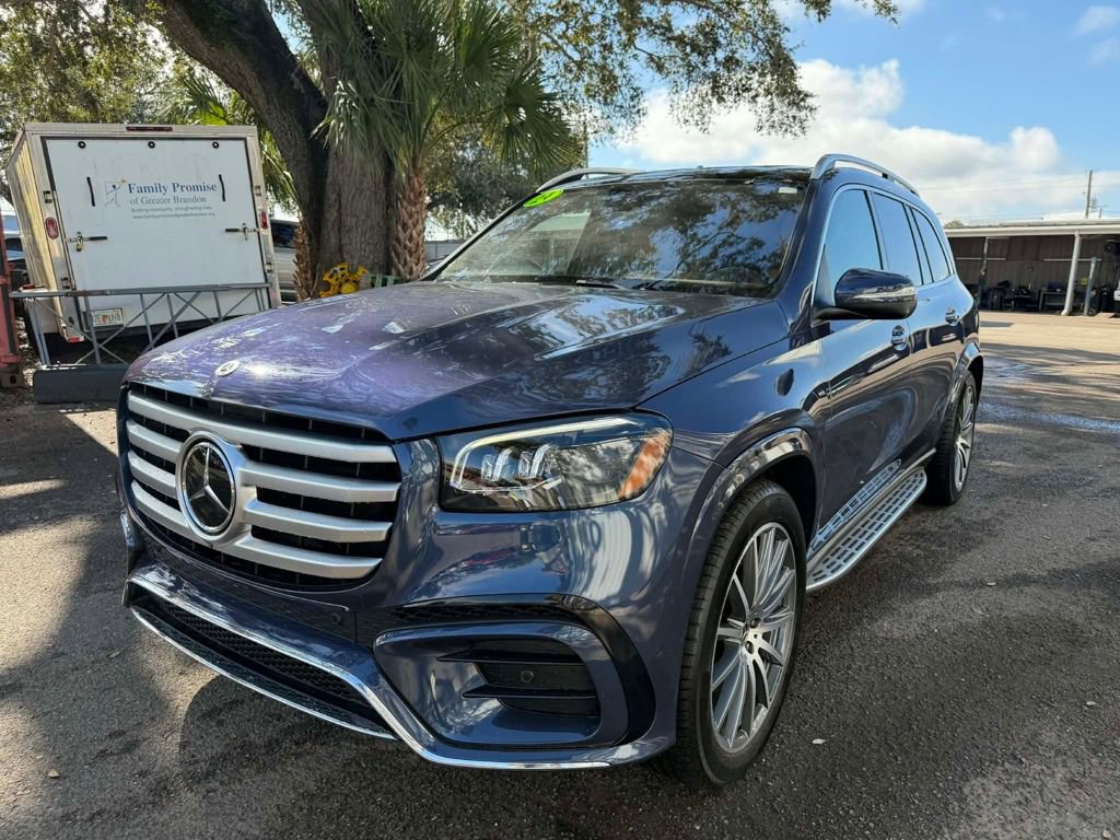 Used 2024 Mercedes-Benz GLS 580 4MATIC image 2
