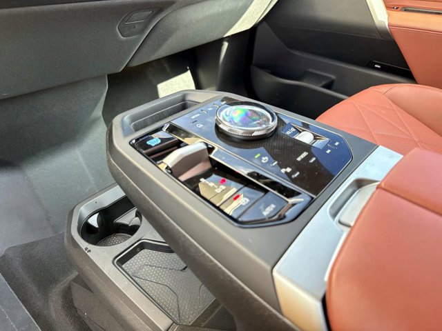 Used 2026 BMW iX xDrive45 w/ M Sport Package AWD/4WD image 30