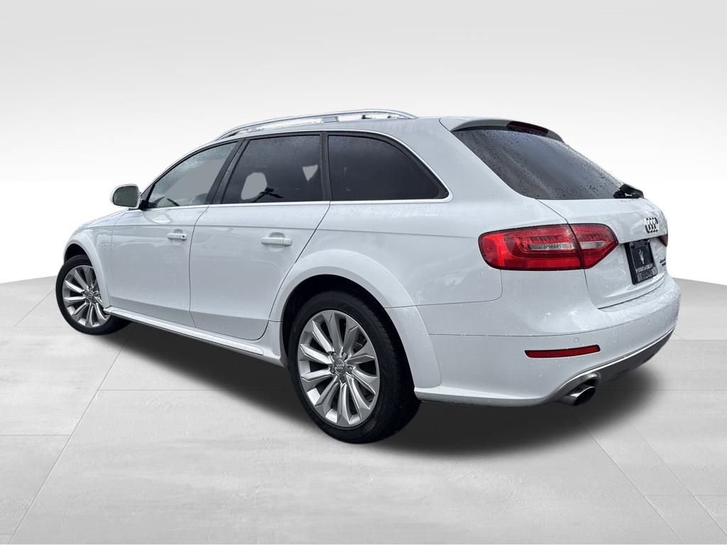 Used 2016 Audi A4 Premium Plus w/ Technology Package image 6