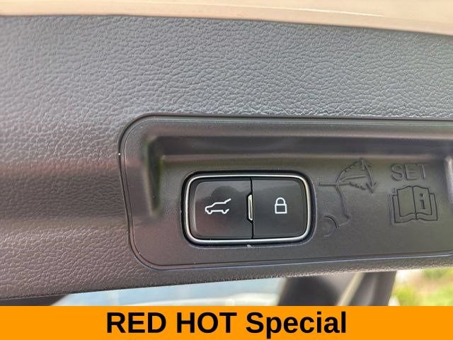 Used 2025 Ford Explorer ST-Line w/ ST-Line Street Pack AWD/4WD image 37