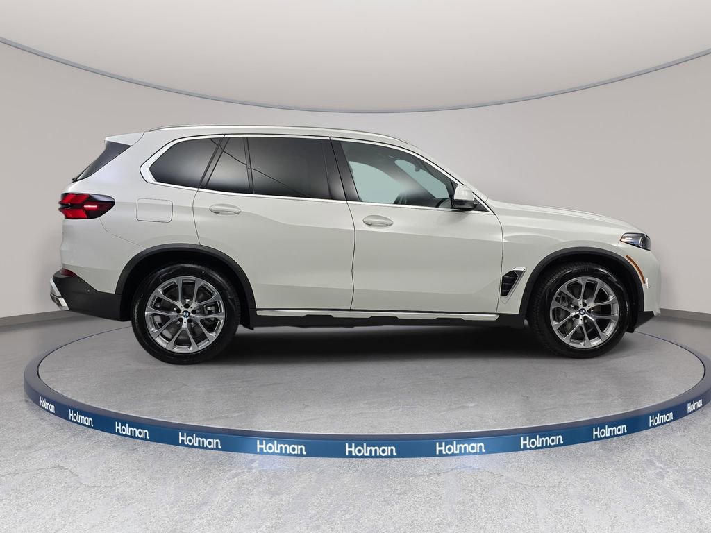 New 2026 BMW X5 xDrive50e image 4