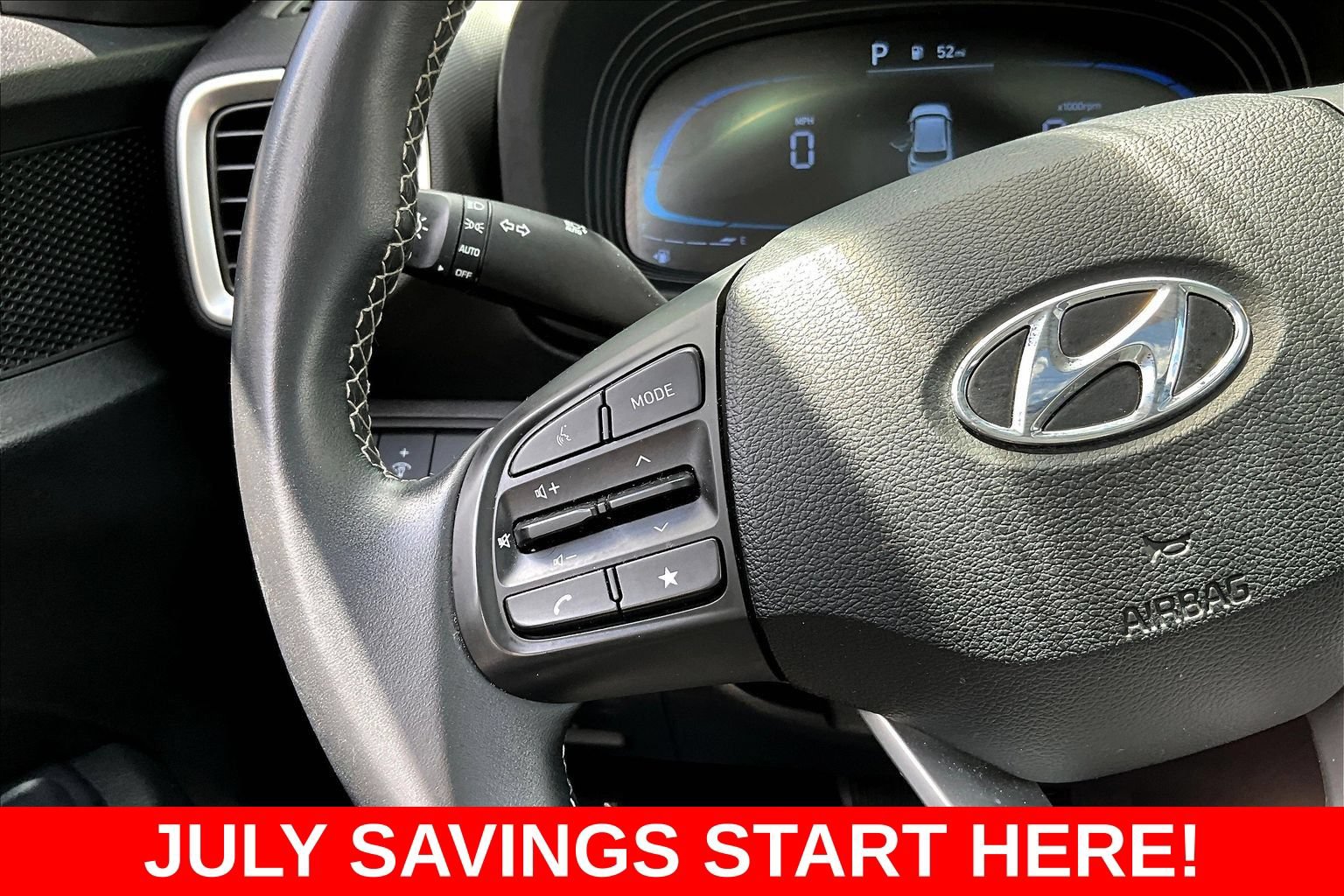 Used 2025 Hyundai Venue SEL FWD image 15