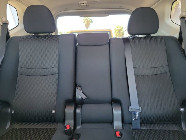 Used 2018 Nissan Rogue SV w/ Premium Package FWD image 30