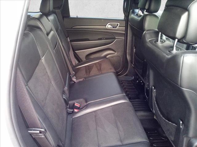 Used 2020 Jeep Grand Cherokee Laredo w/ Laredo X Package RWD image 16