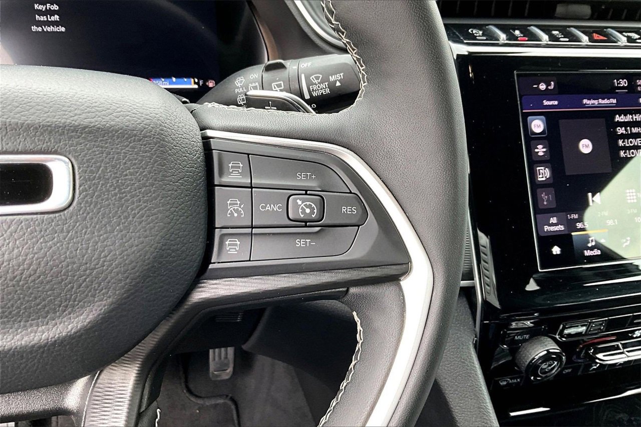 Certified 2024 Jeep Grand Cherokee L Laredo image 28