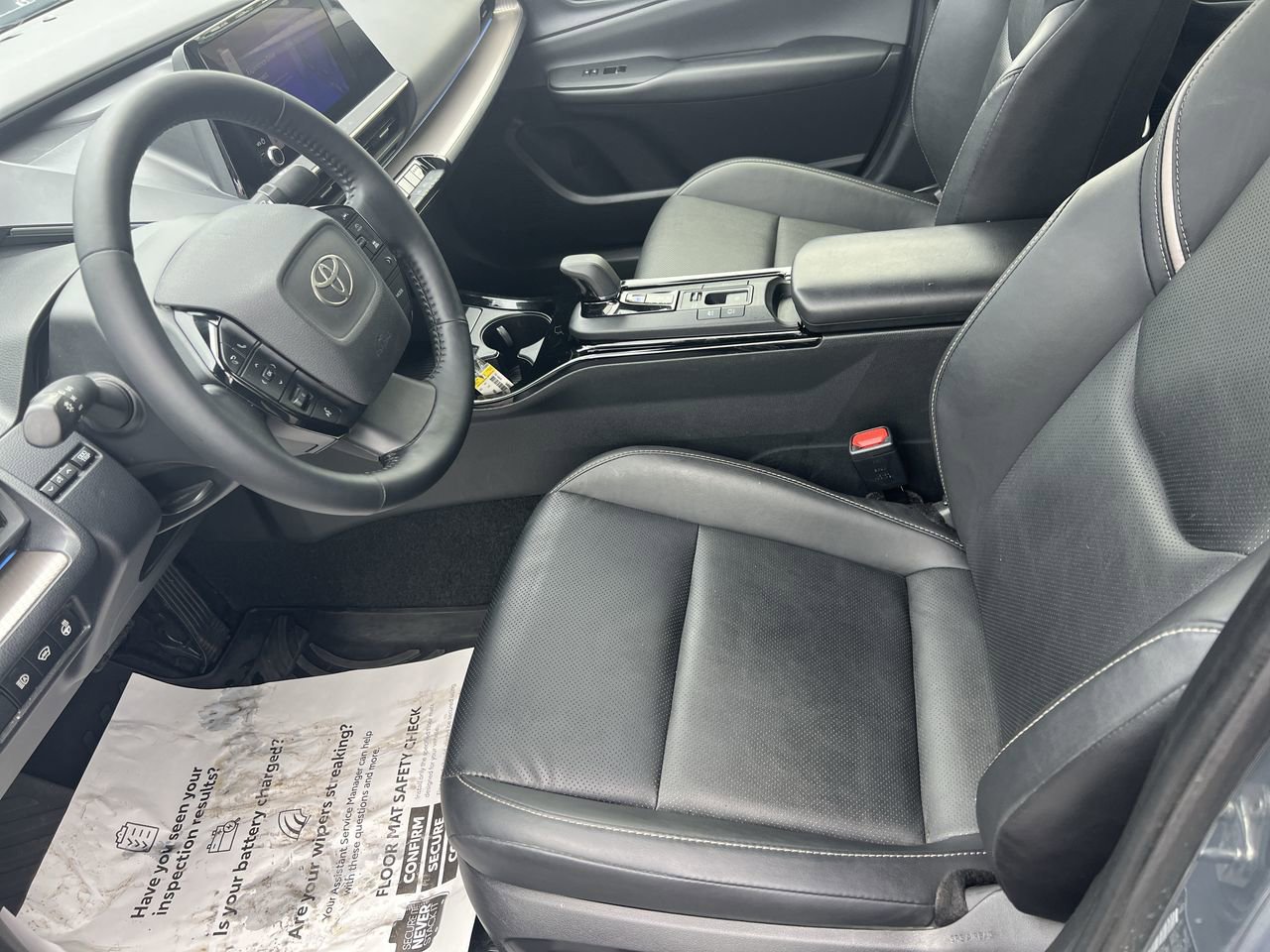 Used 2024 Toyota Prius XLE FWD image 16
