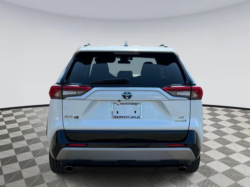 Used 2024 Toyota RAV4 SE w/ Convenience Package AWD/4WD image 3