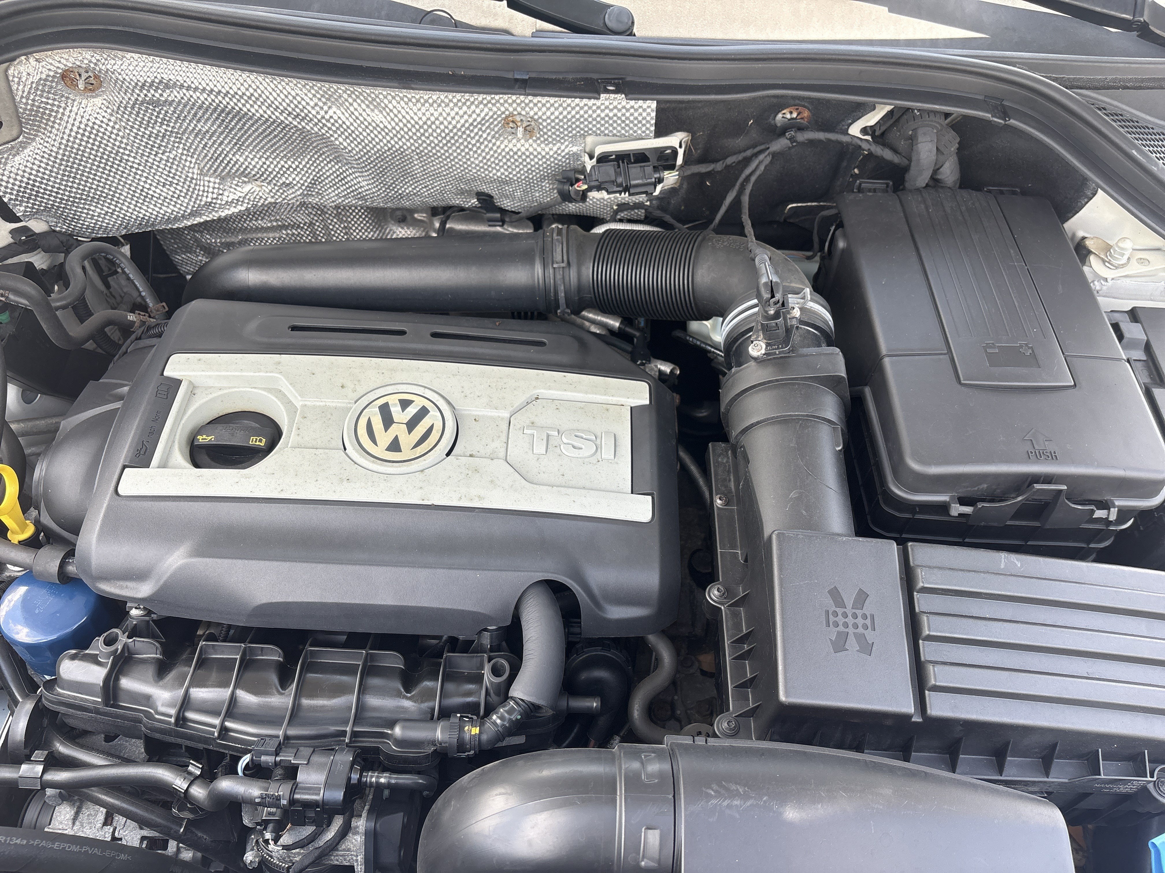 Used 2015 Volkswagen Tiguan SEL AWD/4WD image 34