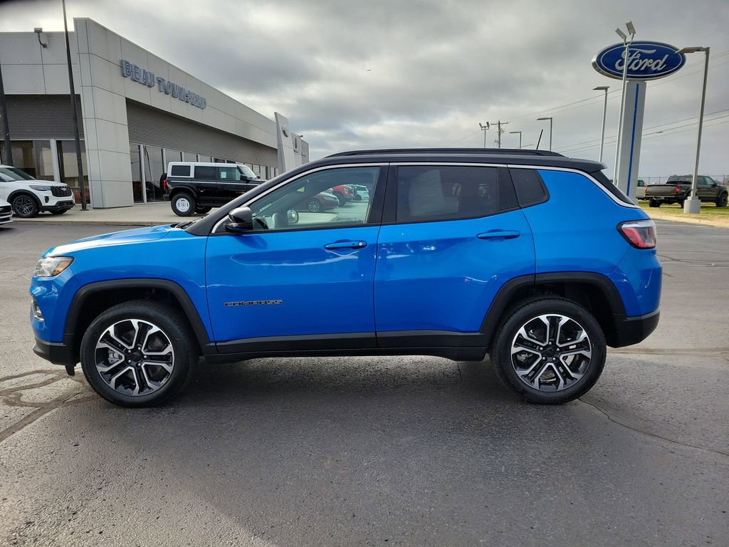 Used 2023 Jeep Compass Limited image 7