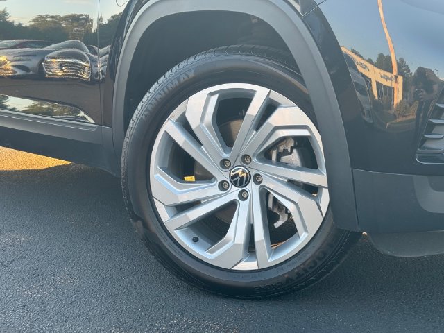 Used 2023 Volkswagen Atlas SE FWD image 2