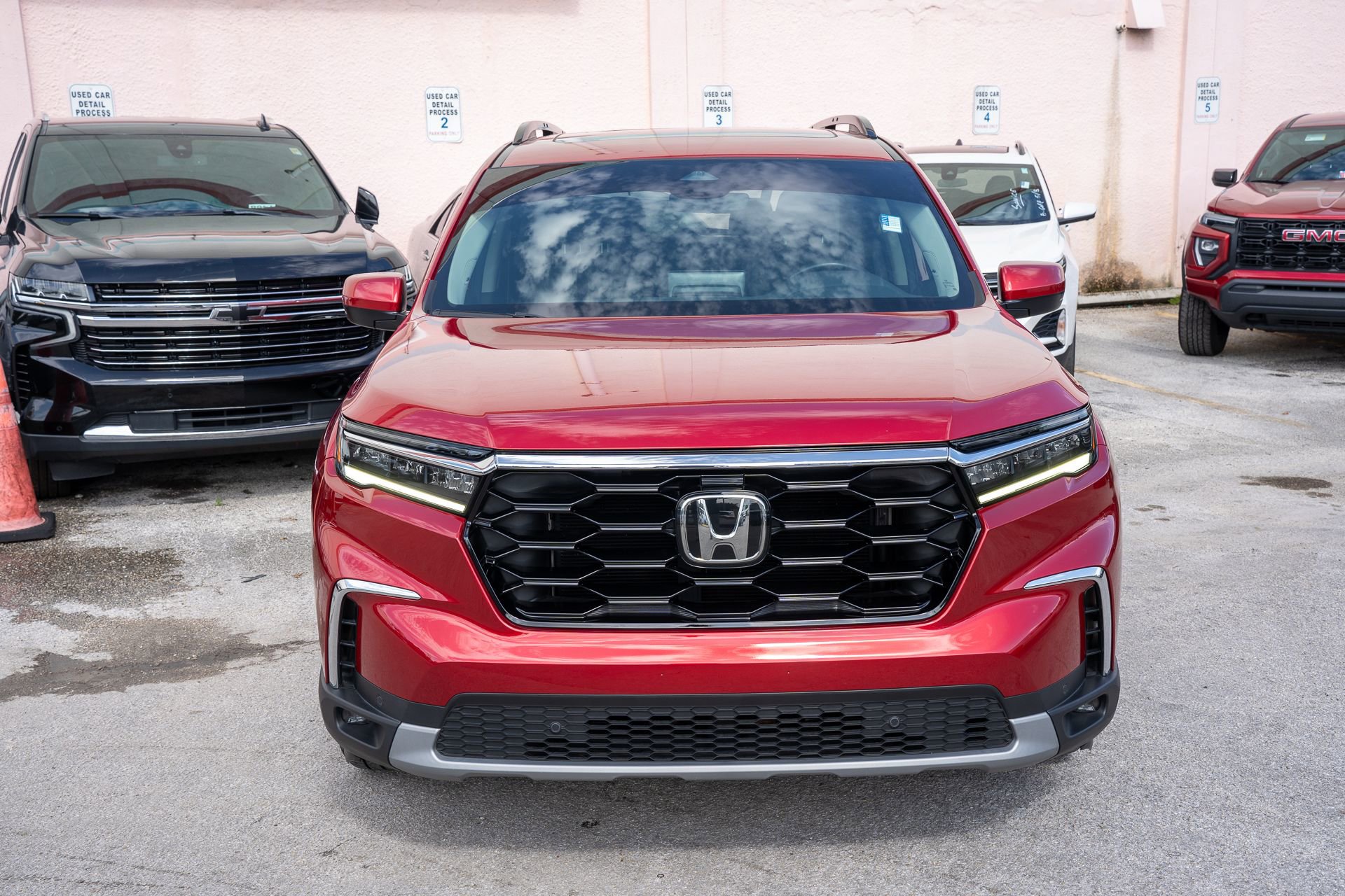 Certified 2025 Honda Pilot Touring image 2