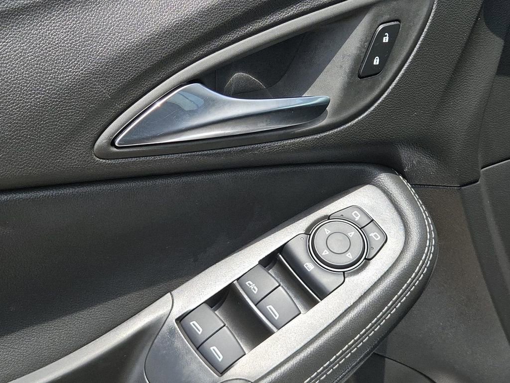 Used 2025 Buick Encore GX Preferred FWD image 23